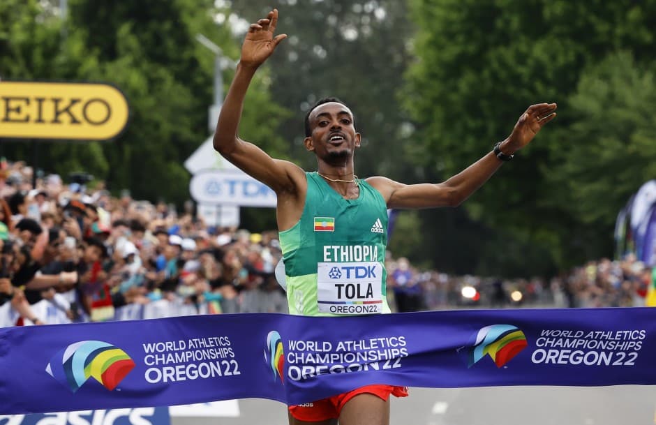 Tamirat Tola wins World Championships marathon gold Watch Athletics